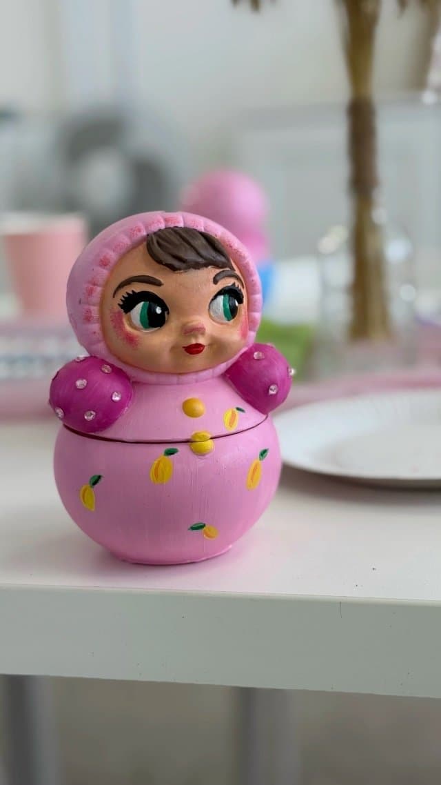 Роспись неваляшки-шкатулки